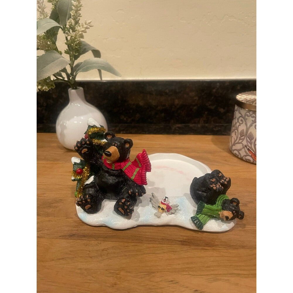Yankee Candle - Father Black Bear Playing In Snow With Cub